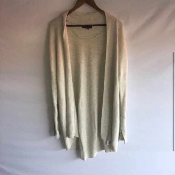 Women’s Banana Republic Grey Cardigan Sweater - Picture 2 of 5